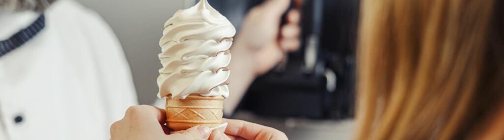 Najbardziej opłacalny biznes? Sprawdź, ile można zarobić na sprzedaży lodów